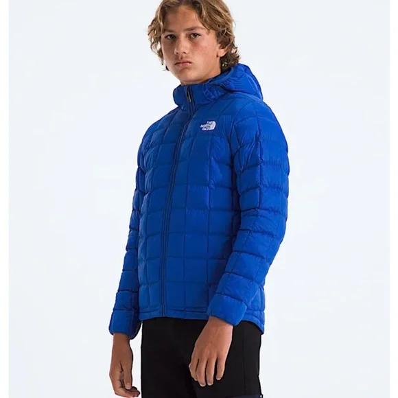 The North Face Thermoball Hooded
Insulated Jacket Boys Medium New Without Tags! - Picture 2 of 16